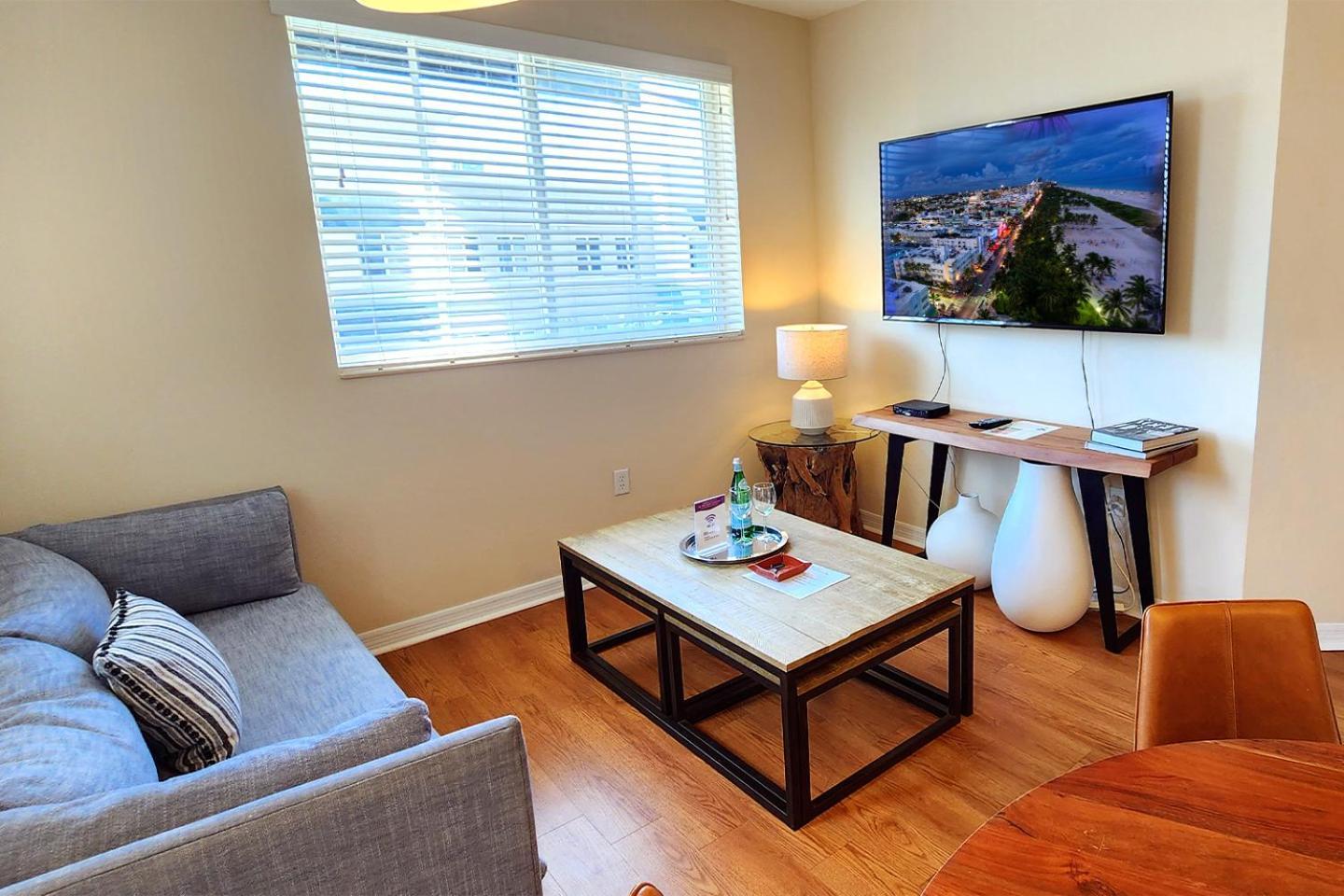 Dharma Home Suites South Miami At Red Road Commons Luaran gambar
