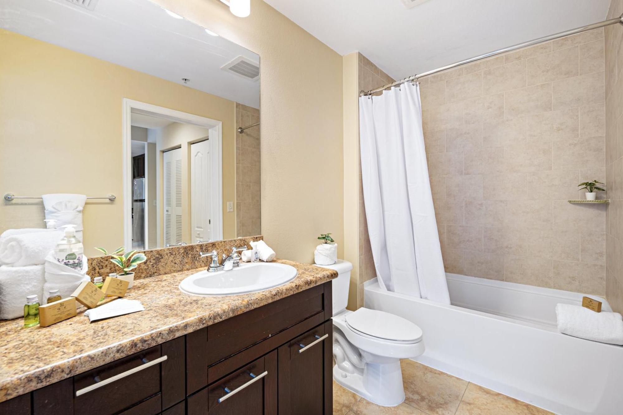 Dharma Home Suites South Miami At Red Road Commons Luaran gambar