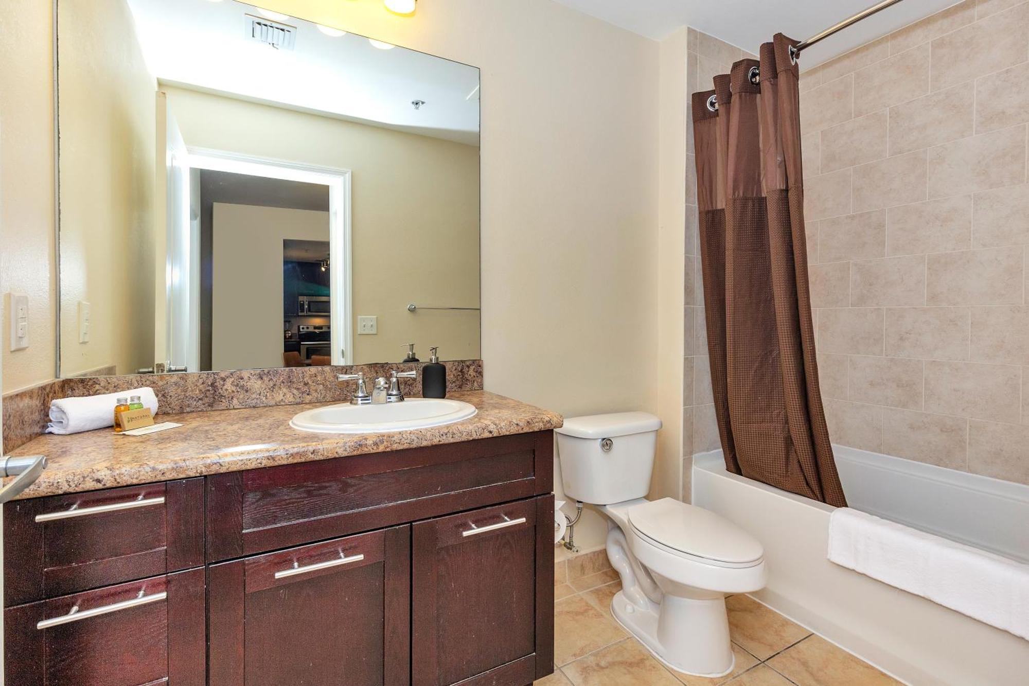 Dharma Home Suites South Miami At Red Road Commons Luaran gambar